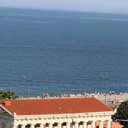 Apartment Sea Tower Khimshiashvili 15 Batoemi Buitenkant foto