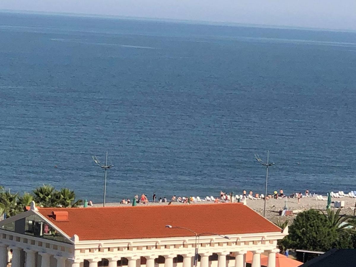 Apartment Sea Tower Khimshiashvili 15 Batoemi Buitenkant foto